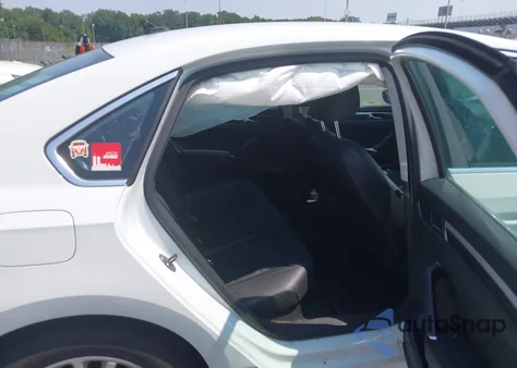 2017 Volkswagen Passat 1.8T Se из США, поврежденный, VIN 1VWBT7A3XHC018692